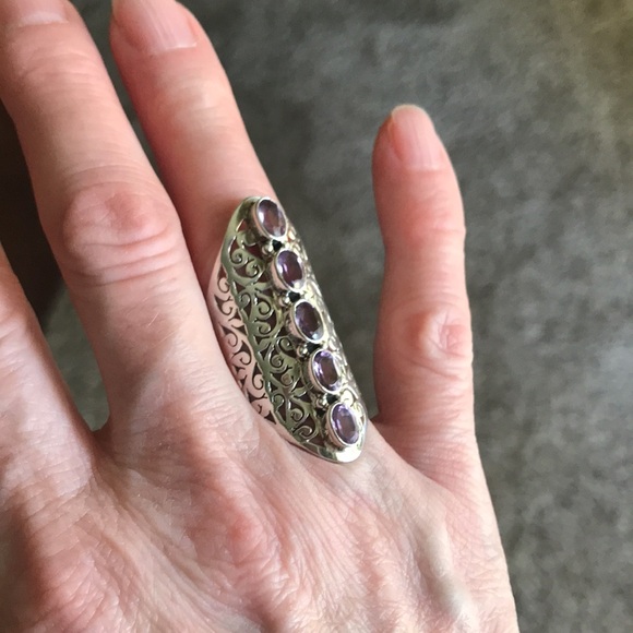 Sterling Silver & Amethyst Ring - Picture 3 of 6
